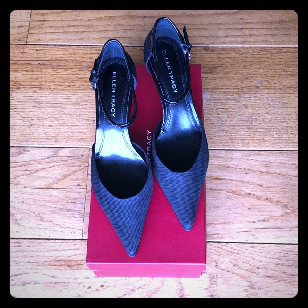 ELLEN TRACY HEELS